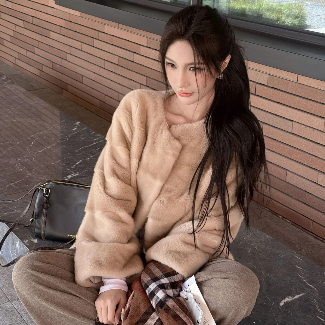 GHERA金赫「赫本之梦」2025年秋季新款天鹅绒紫金短二圆领水貂皮草