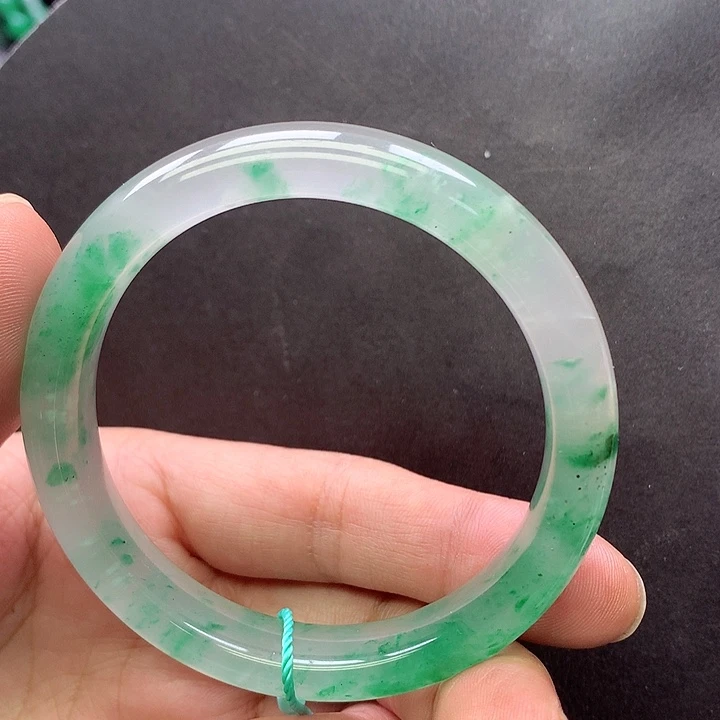 未镶嵌手镯石英质玉吴****】