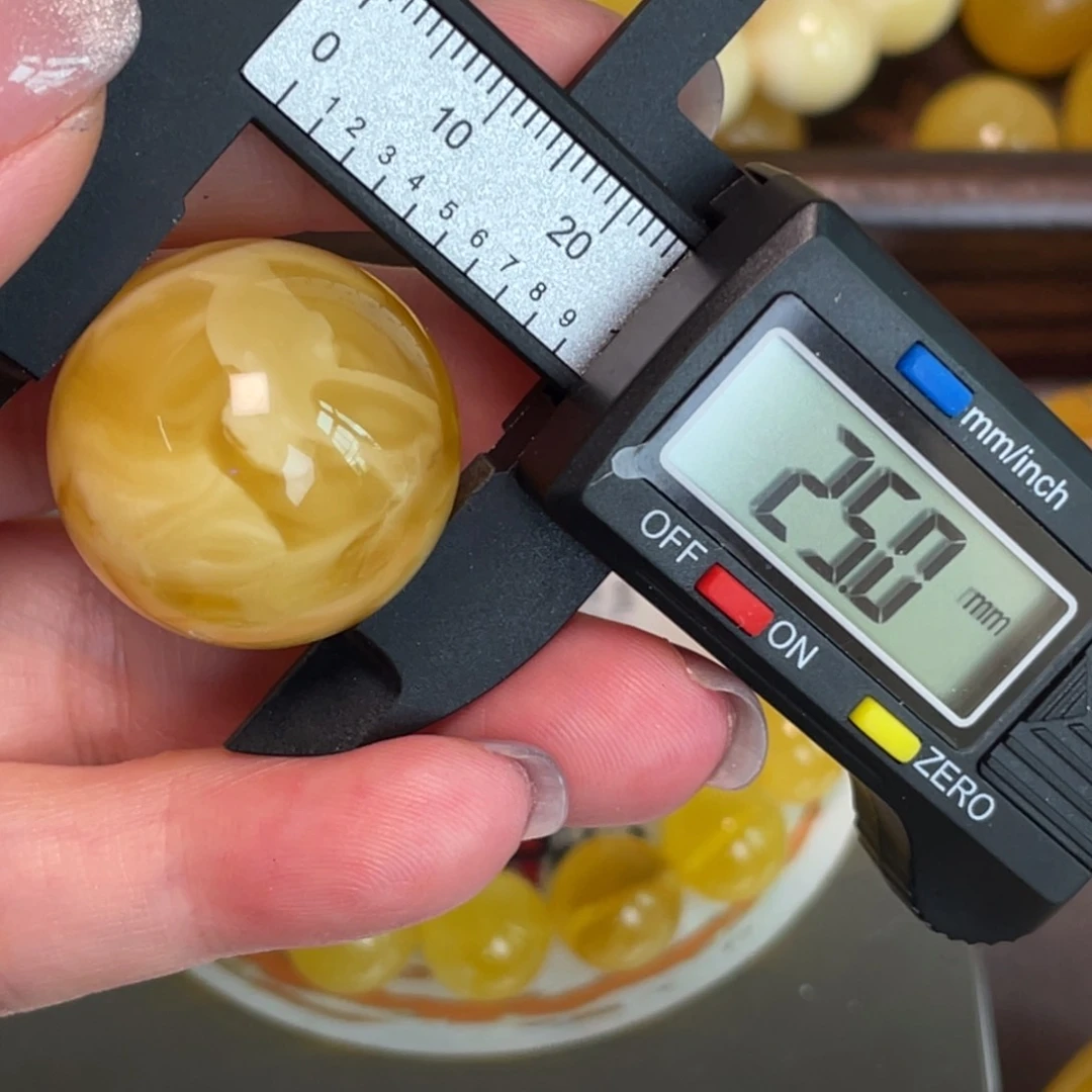 未镶嵌琥珀裸石一***。668
