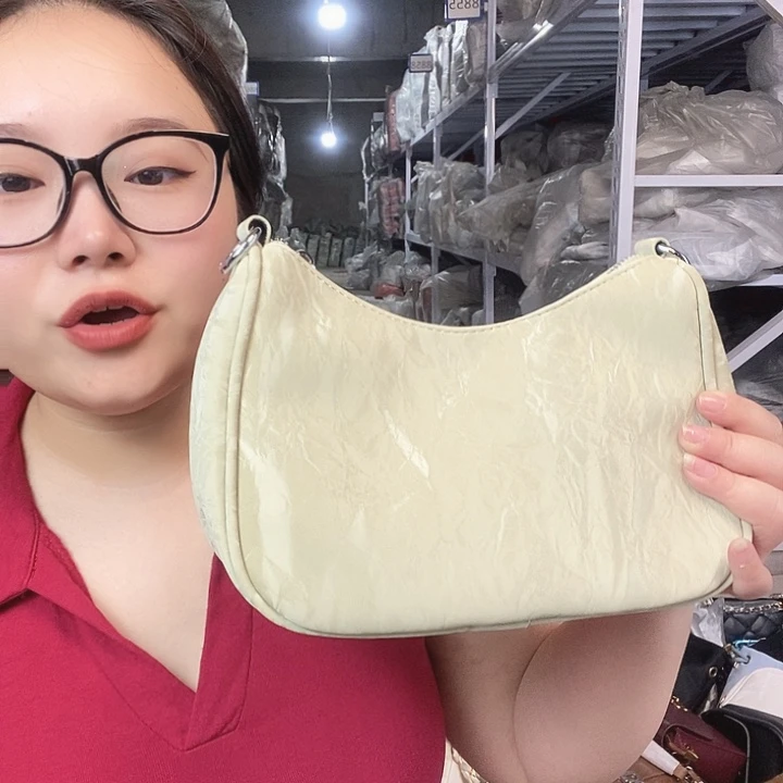 PU黄牛皮（革）PVC时尚潮流时尚