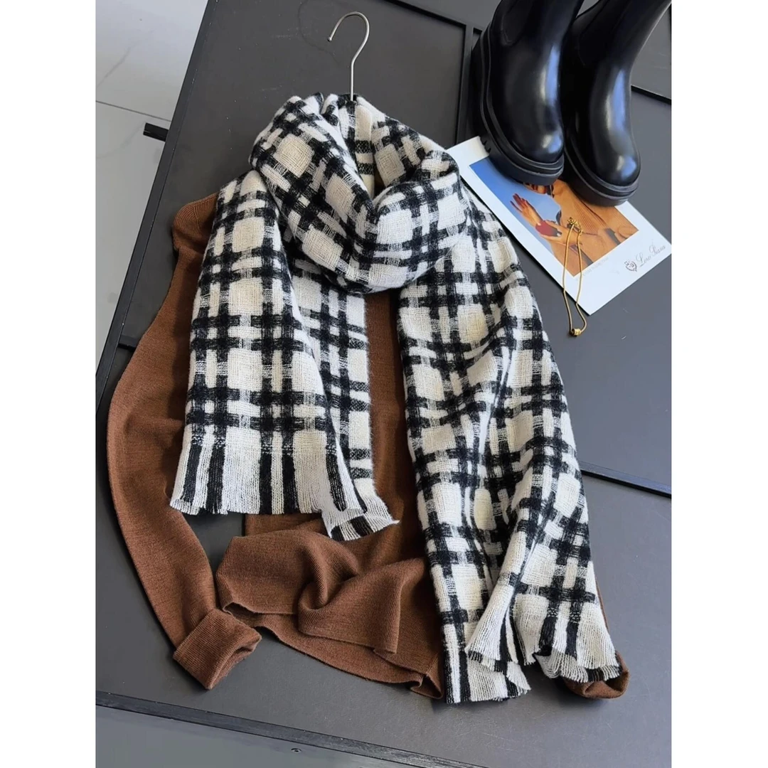 亲肤保暖 羊毛混纺黑米白格子百搭围巾披肩200/51