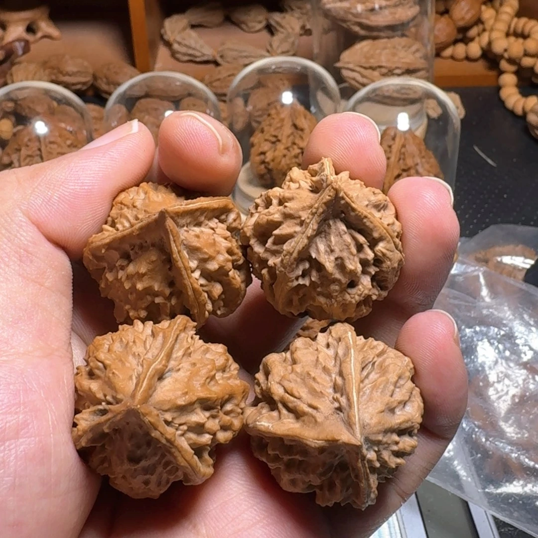 文玩核桃把件虎*三棱