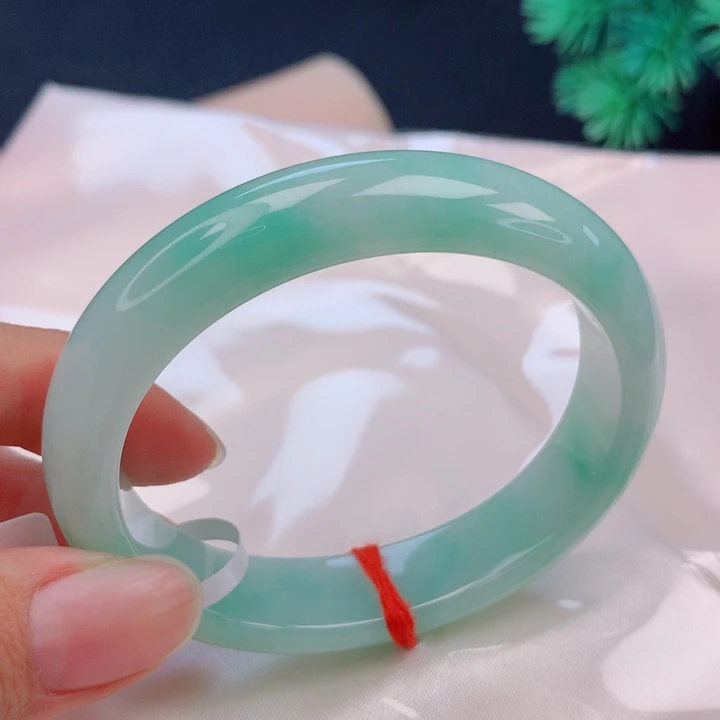 翡翠未镶嵌手镯（贵妃镯）55圈