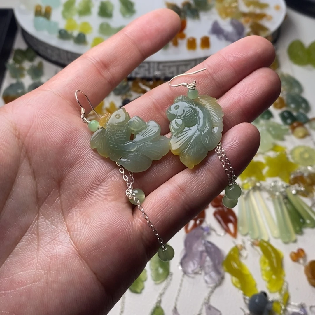 小***y蛇纹石玉合金耳饰/颈饰
