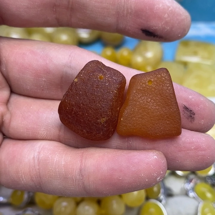 蜜蜡裸石未镶嵌吊坠