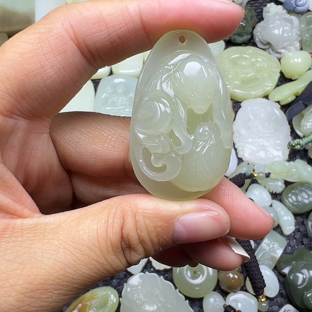 和田玉未镶嵌颈饰卡45