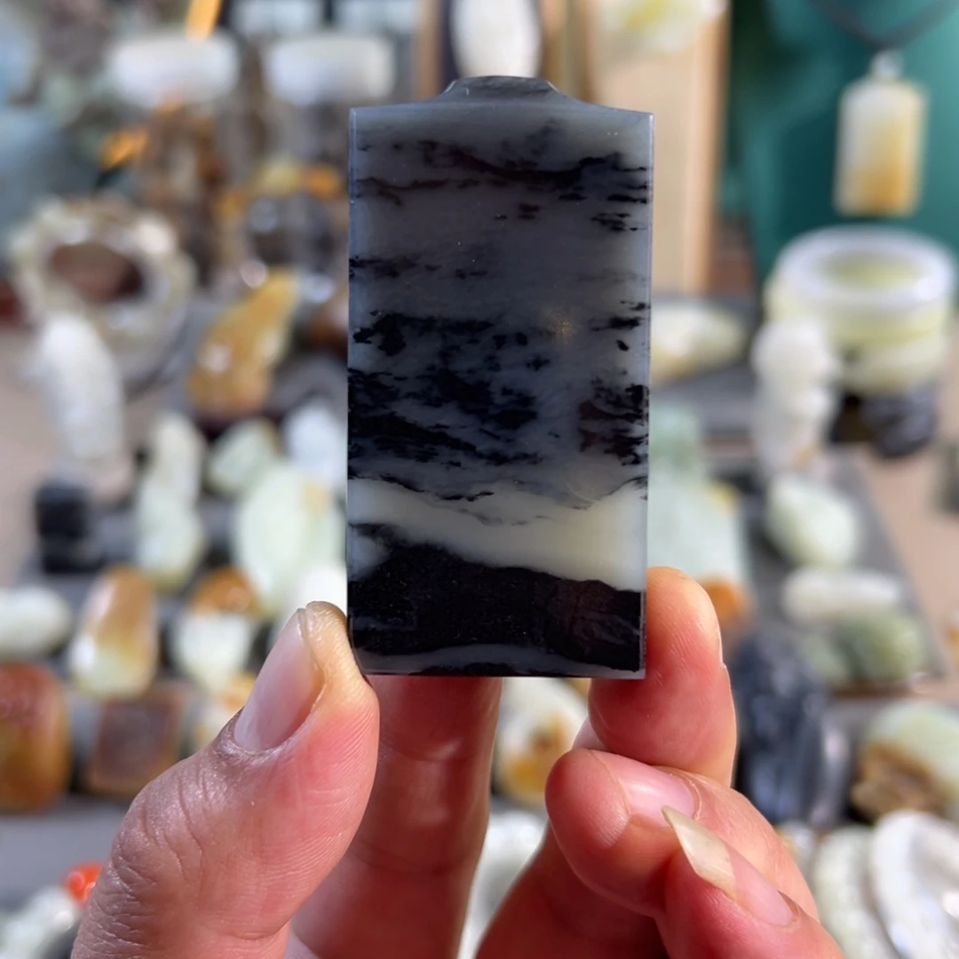 和田玉未镶嵌颈饰新疆料