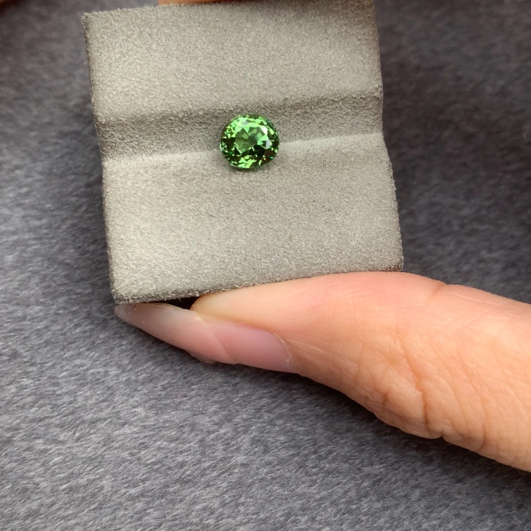 未镶嵌1.44ct绿色碧玺碧玺