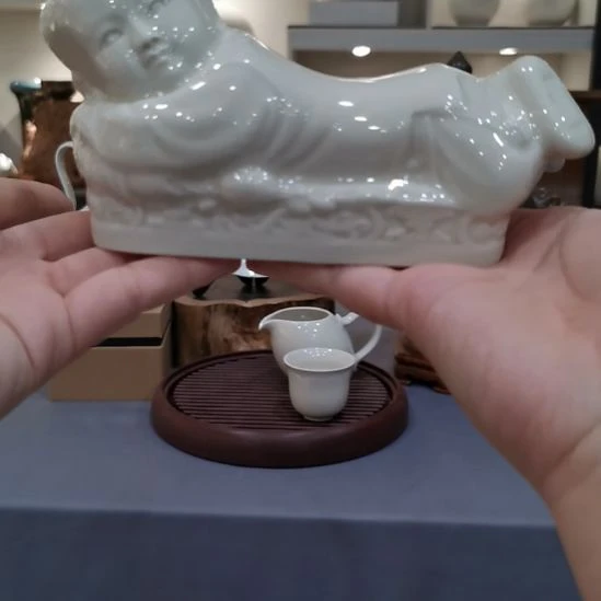 定窑孩儿枕17.5CM