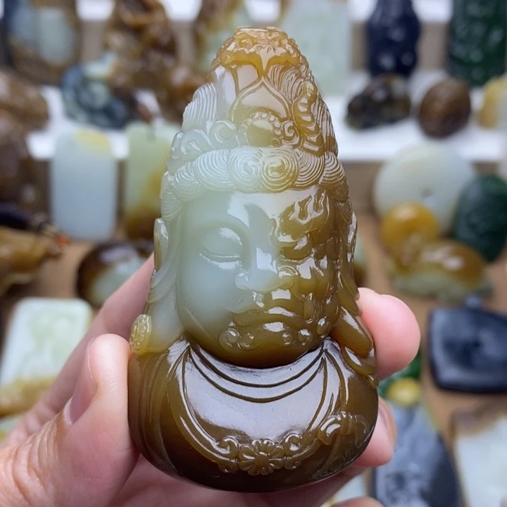 旅***行和田玉未镶嵌颈饰