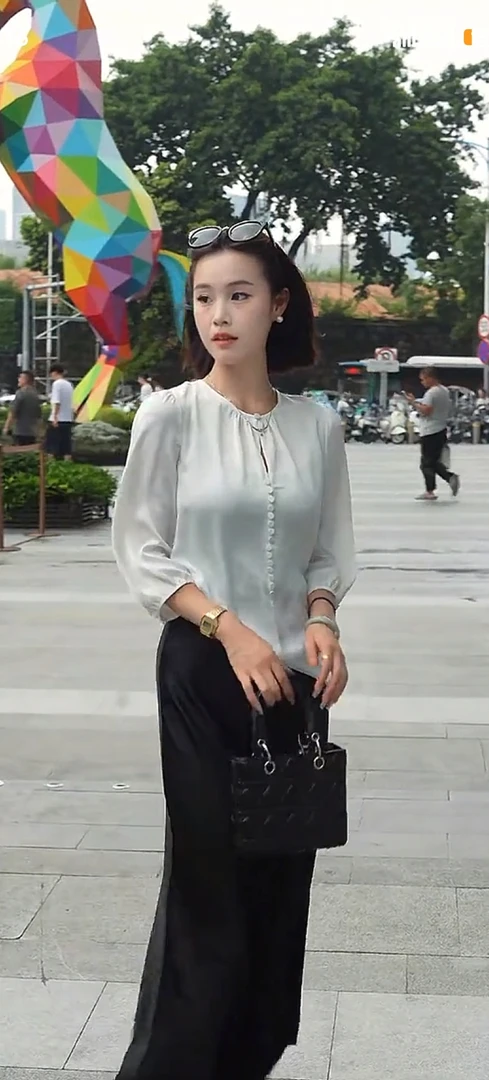 D47捡漏时尚南油轻奢品牌龙凤腾女装先到先得