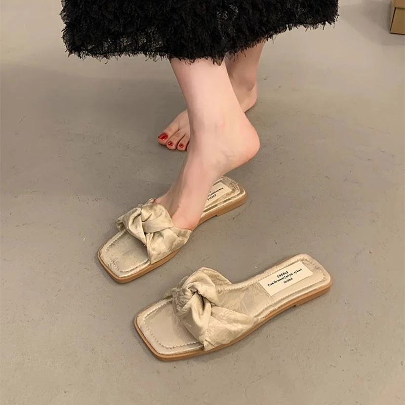 法式晚风一字拖鞋女夏外穿2025新款气质配裙子新中式露趾平底凉拖