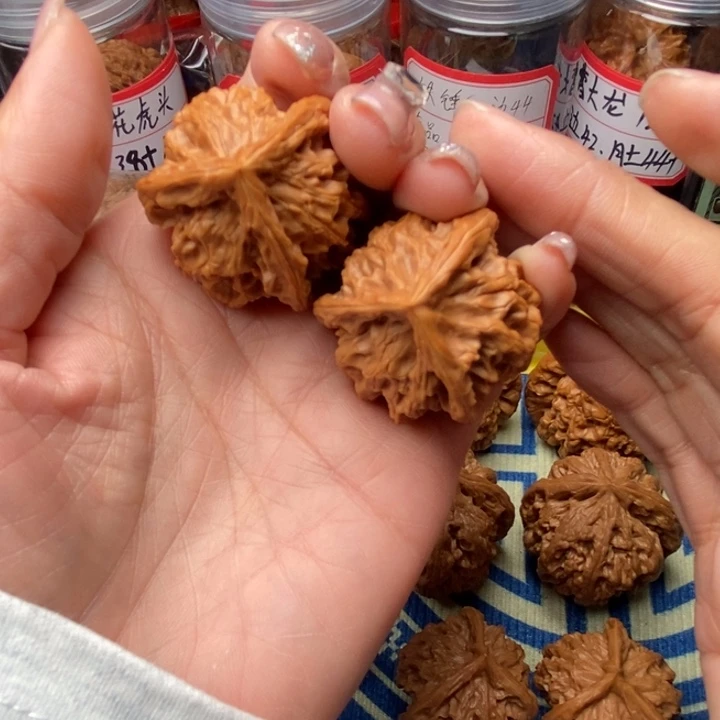 吊坠桃核三棱36核桃