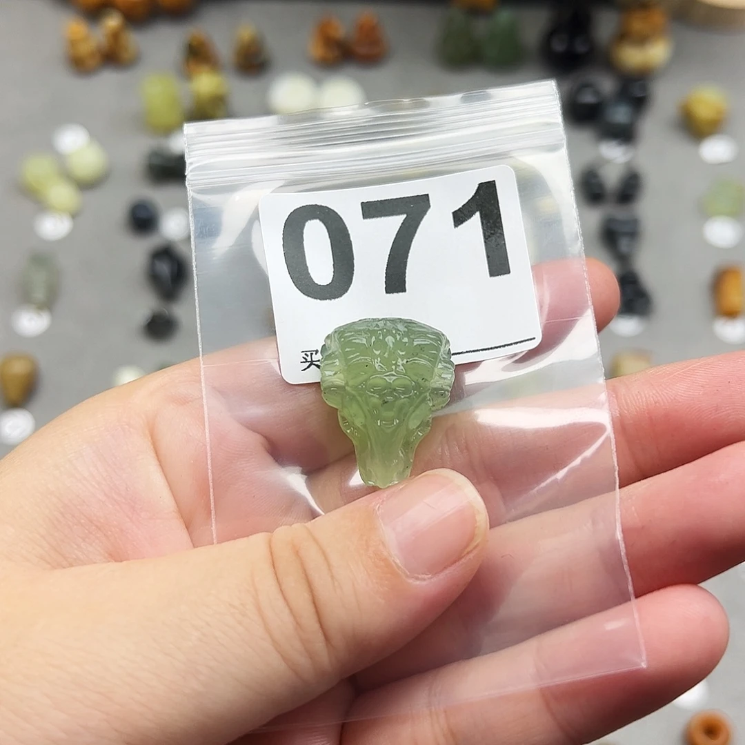 曼****蛇纹石玉未镶嵌配珠