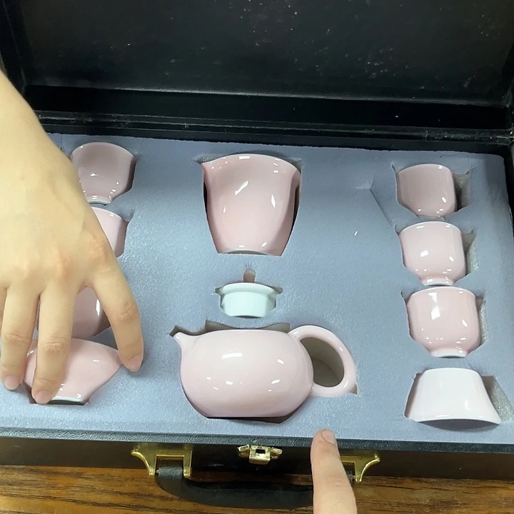 孤品茶具套装等。