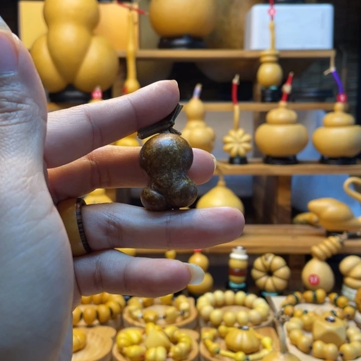 龙***主天然葫芦自然生长