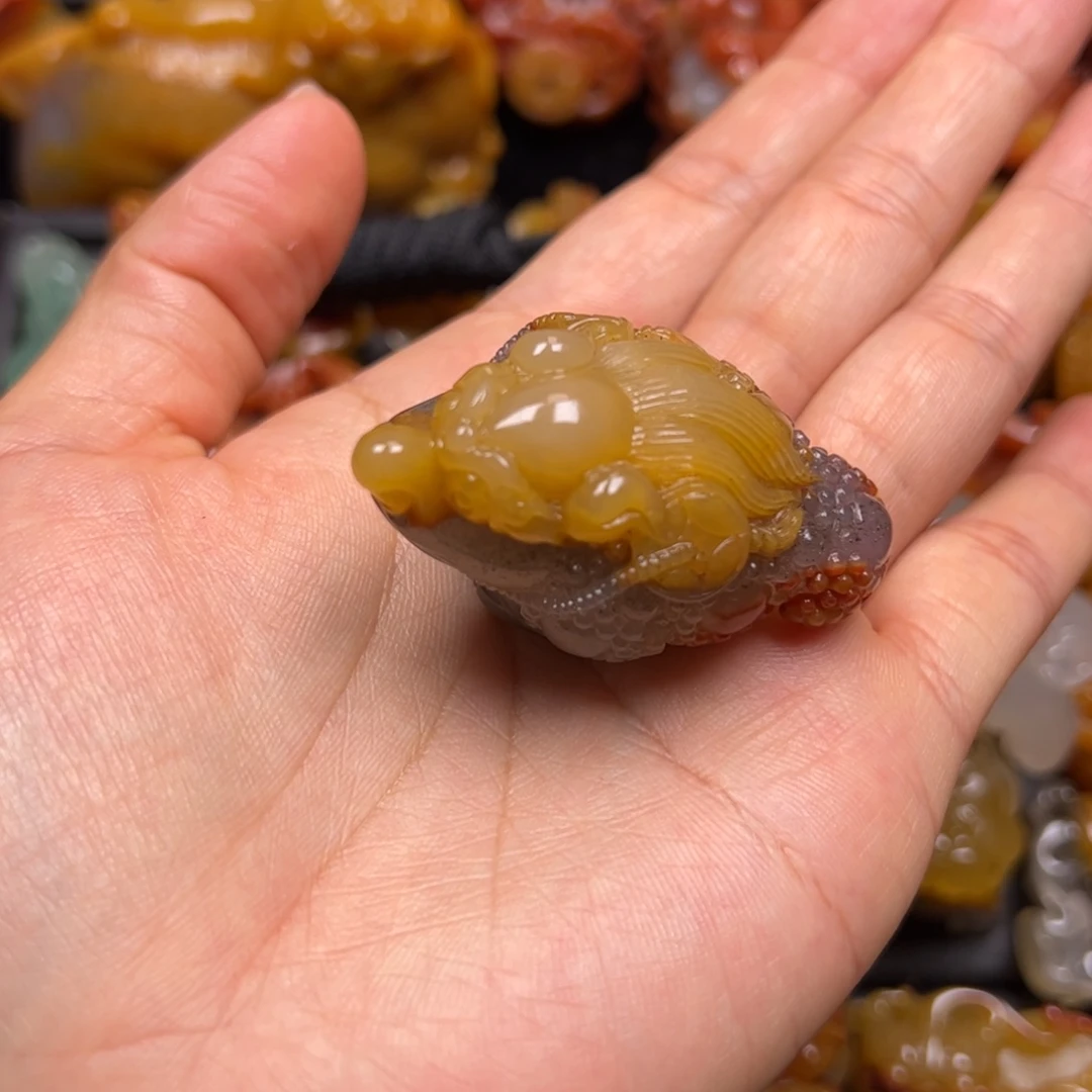 镜***听石英质玉（黄龙玉）未镶嵌颈饰