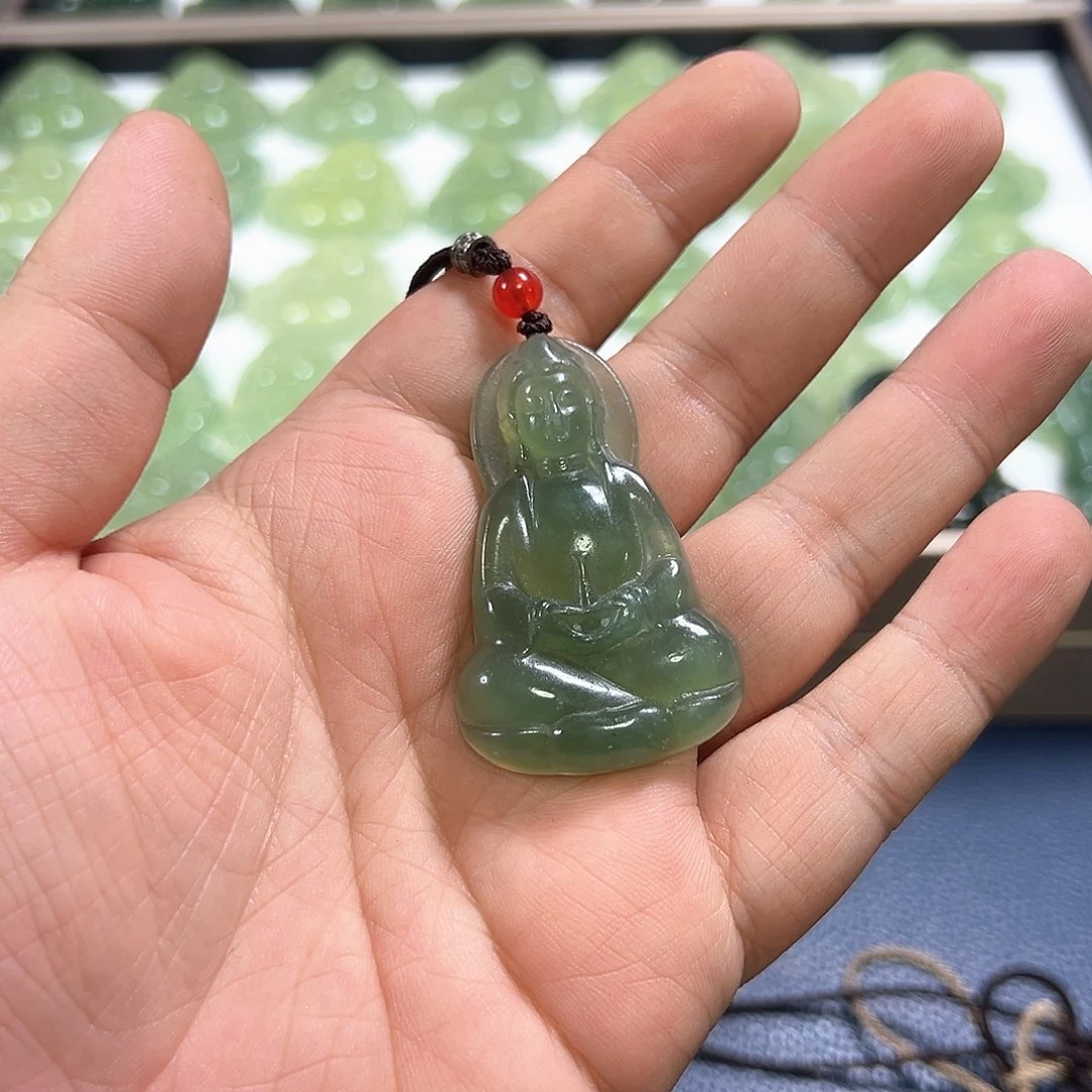 森***咪蛇纹石玉未镶嵌颈饰