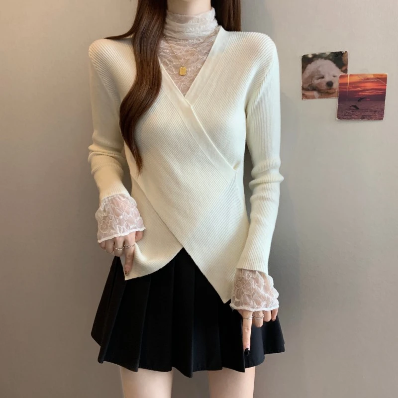 设计感蕾丝拼接V领不规则打底衫女春秋冬胖mm高级感显瘦气质上衣