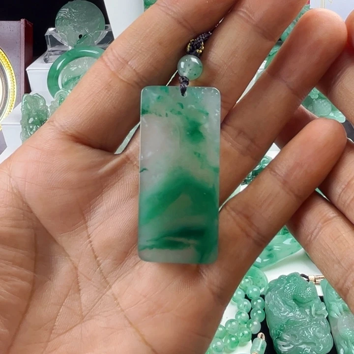 颈饰未镶嵌石英质玉