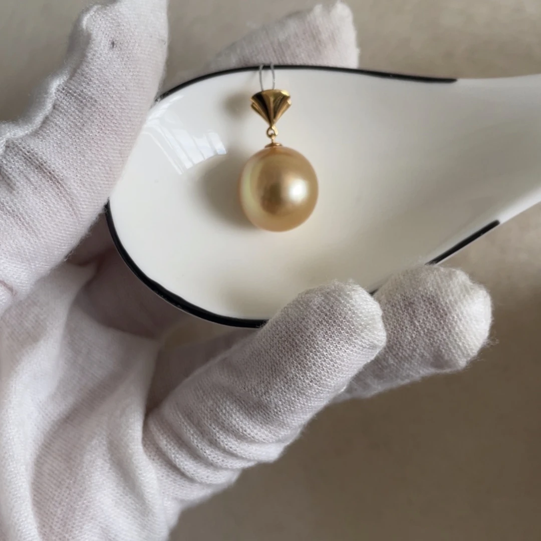 18K金镶嵌海水珍珠吊坠(不含链)13.3mm