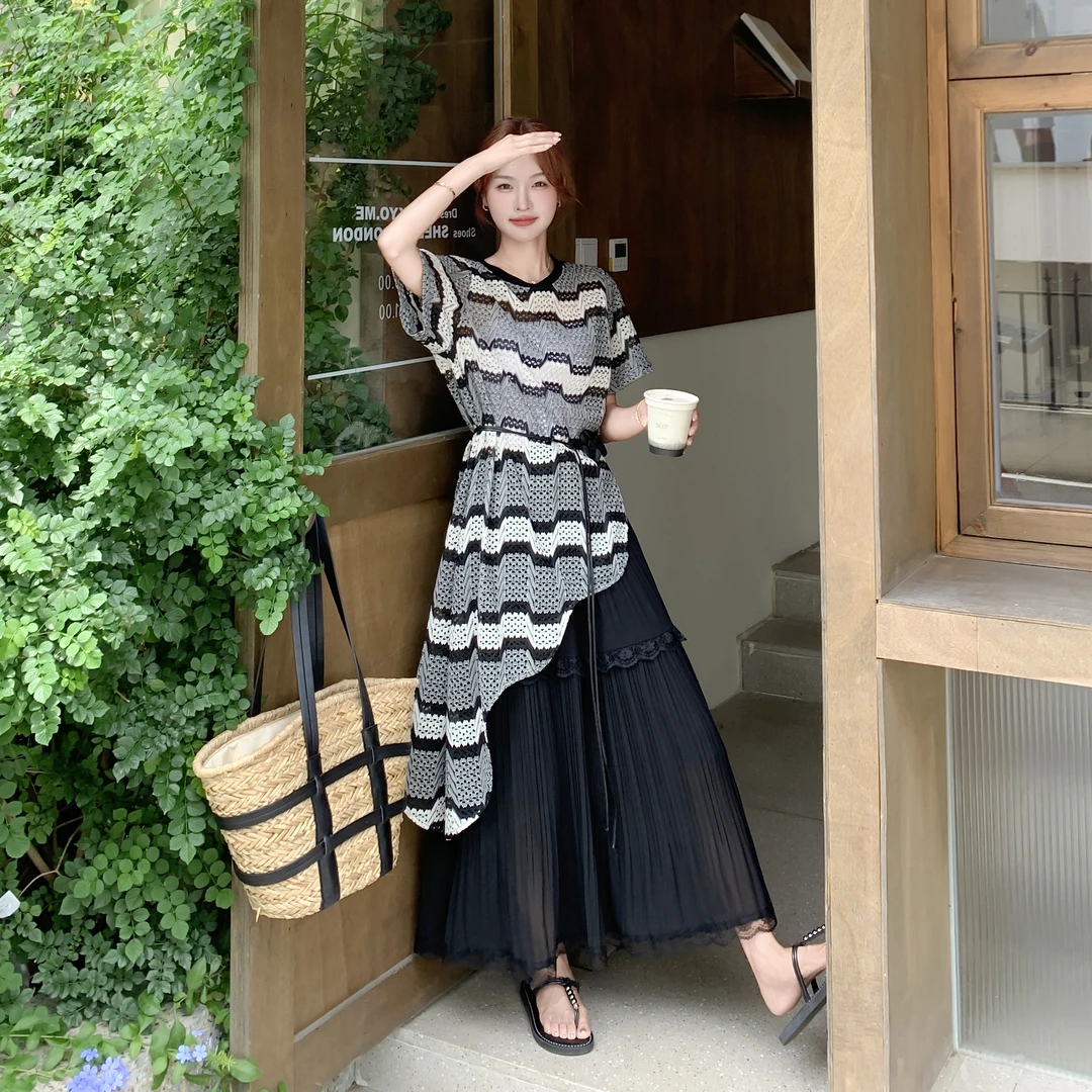 夏季ootd穿搭一整套女不规则撞色镂空罩衫网纱拼接半身裙两件套