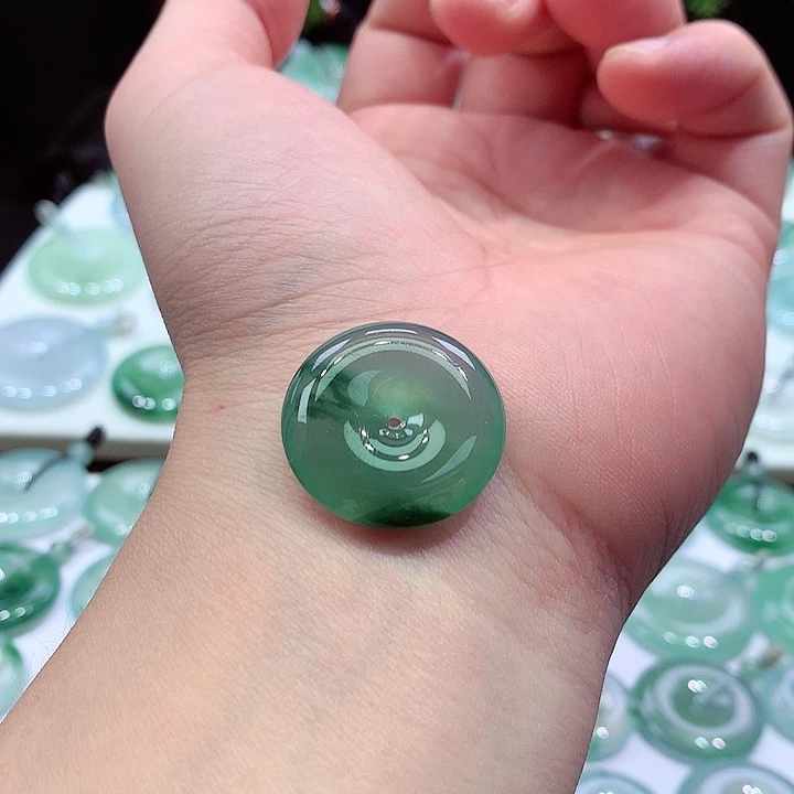 颈饰未镶嵌翡翠24.4*5.4