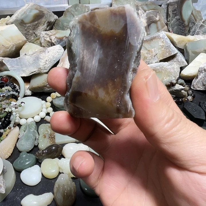 和田玉（糖玉）未镶嵌把件