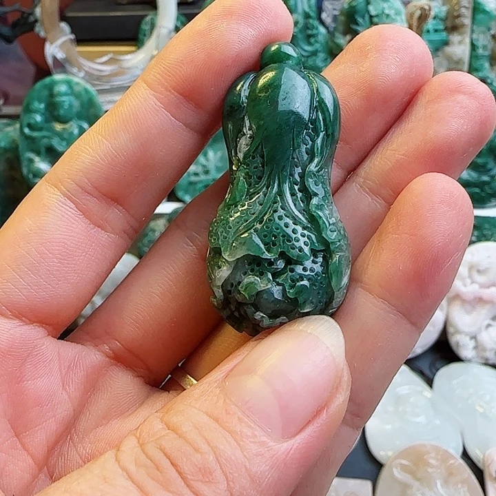 未镶嵌独山玉颈饰