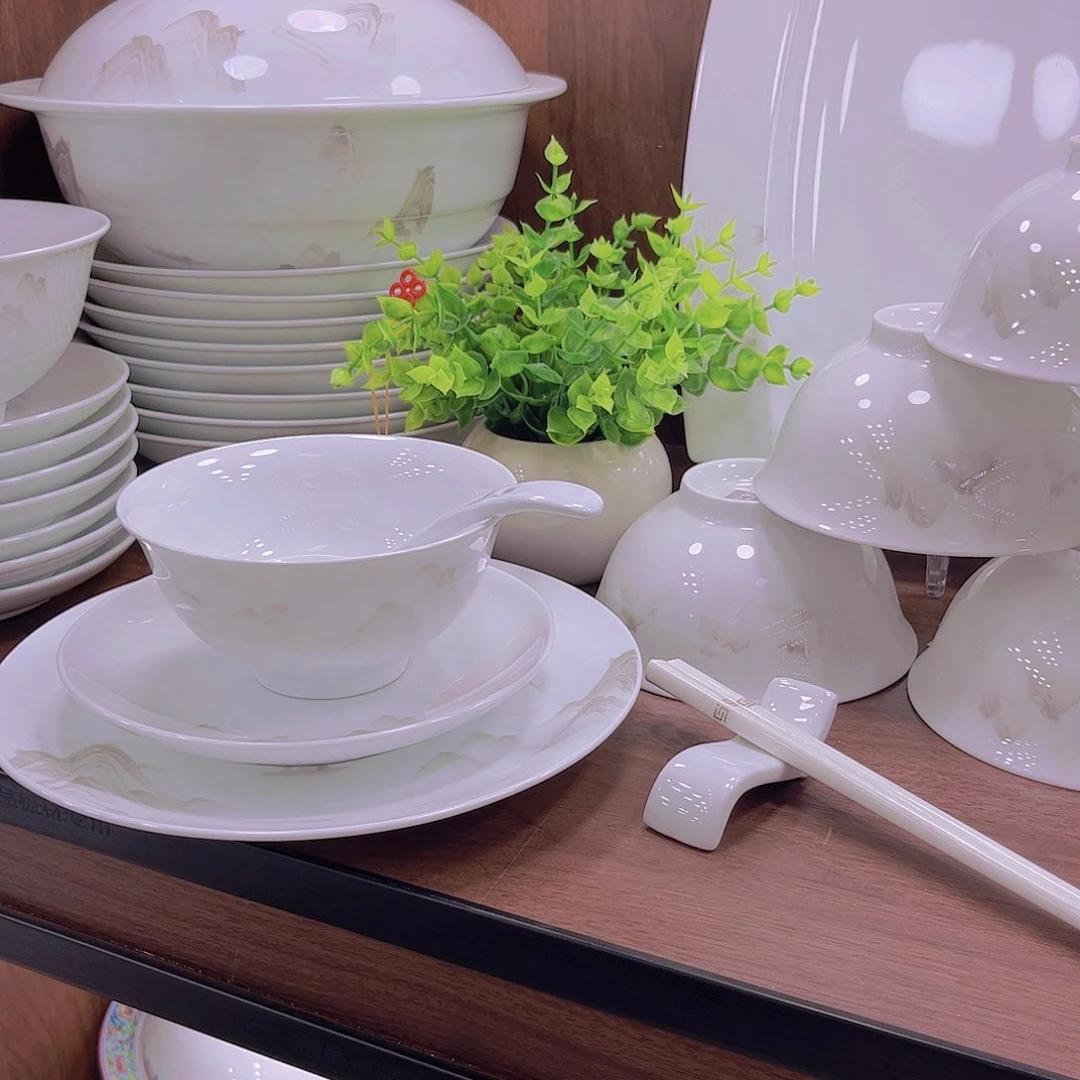 玉瓷水墨云山米饭碗单拍