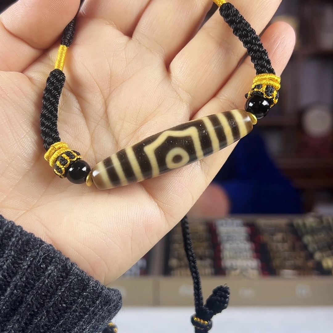 玛瑙/玉髓合金颈饰～张魁