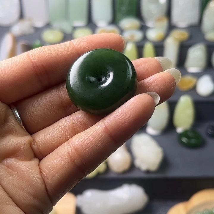 和田玉（碧玉）未镶嵌颈饰