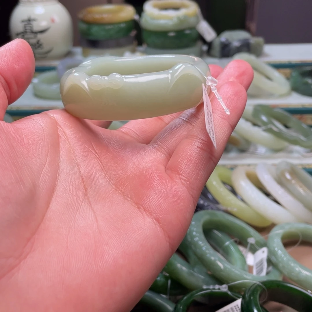 和田玉未镶嵌手镯55.2