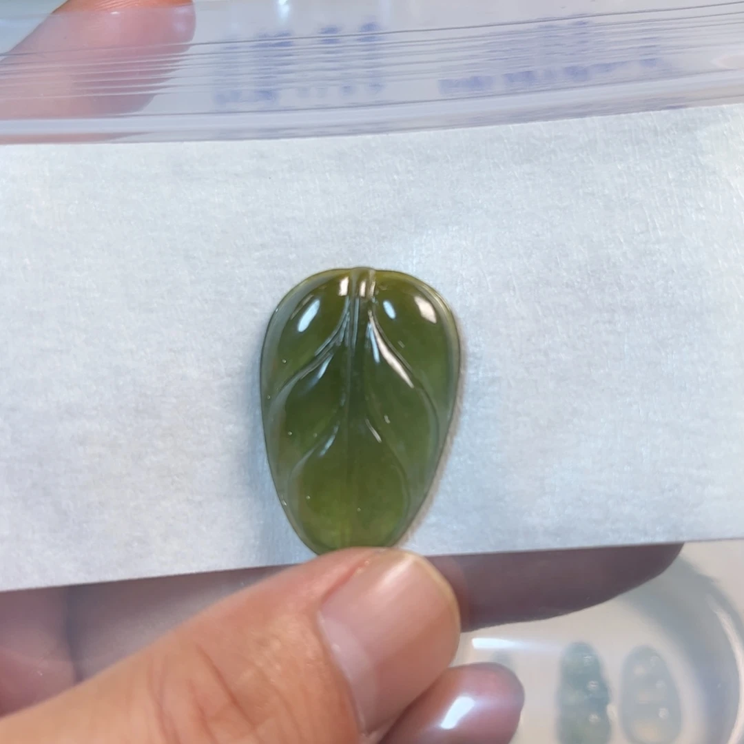定制翡翠未镶嵌天然缅甸翡翠冰橄榄绿叶子