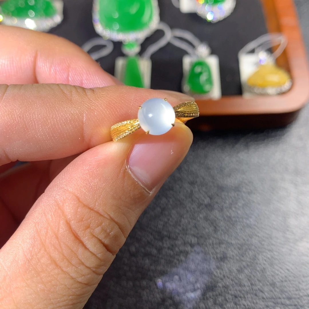 翡翠18K金镶嵌戒指翡翠