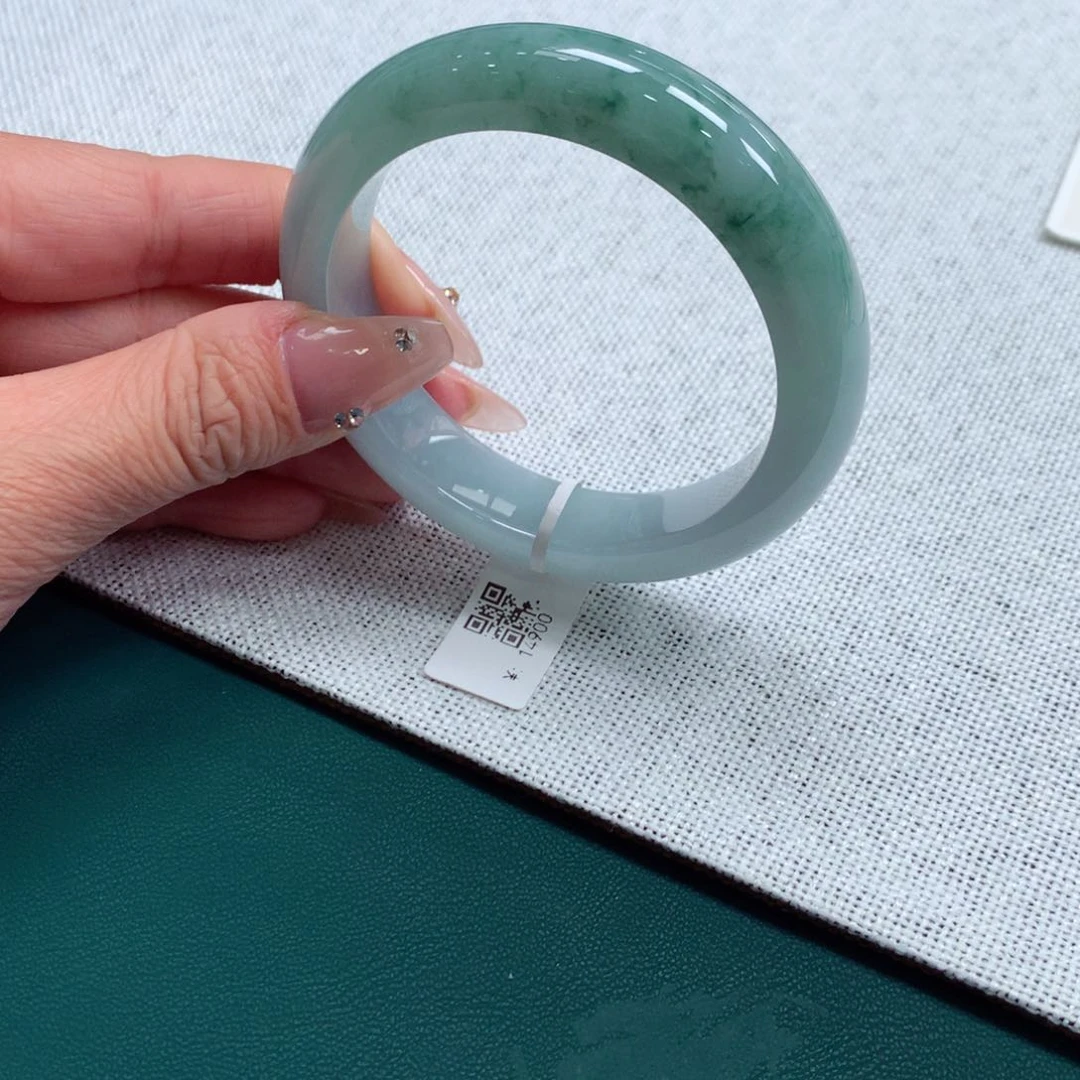 未镶嵌手镯翡翠缅甸翡翠手镯