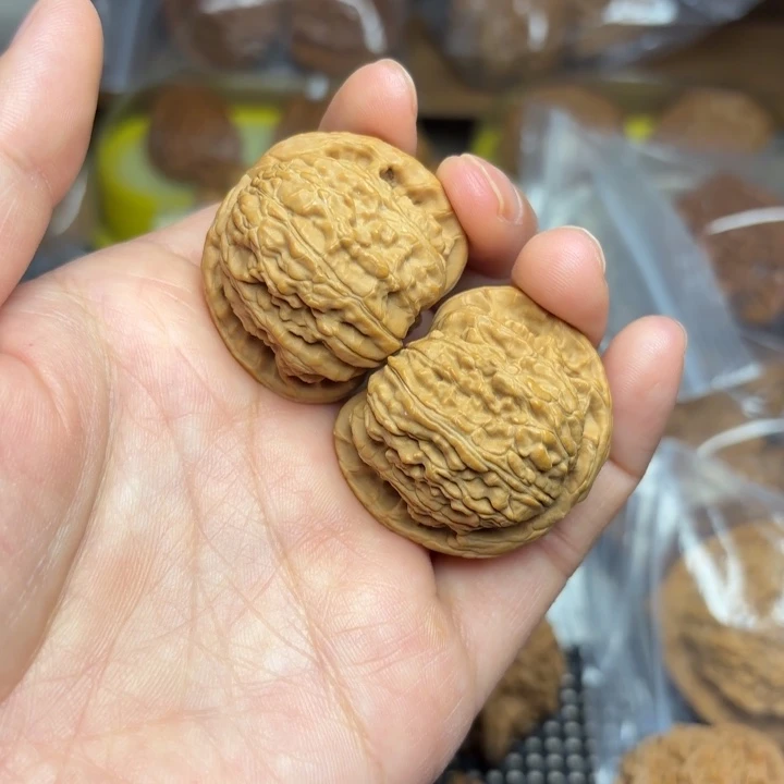 吊坠文玩核桃闷白