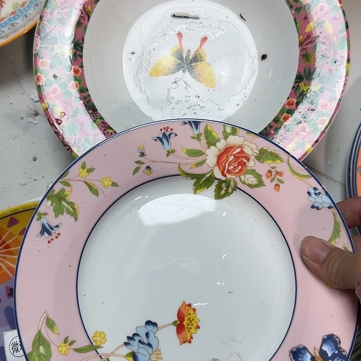 爱***爱瓷两个均价15米一个