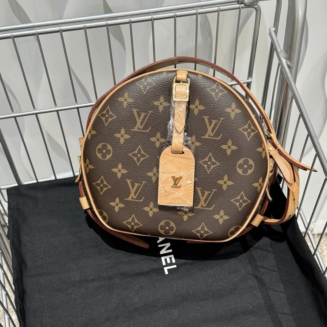 99新 LouisVuitton/路易威登 大圆饼斜挎包  97新LV女包