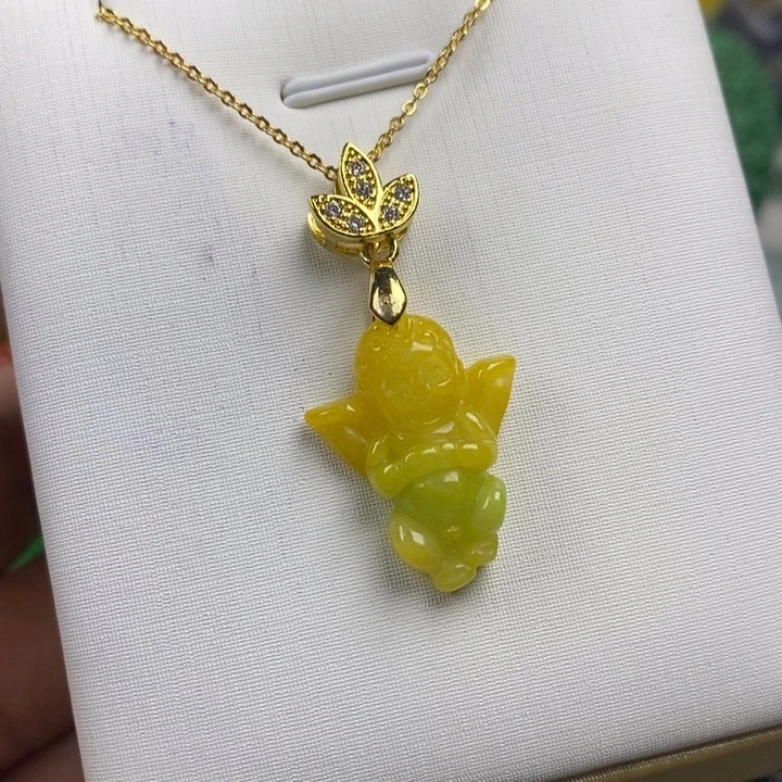 翡翠未镶嵌吊坠(赠链)