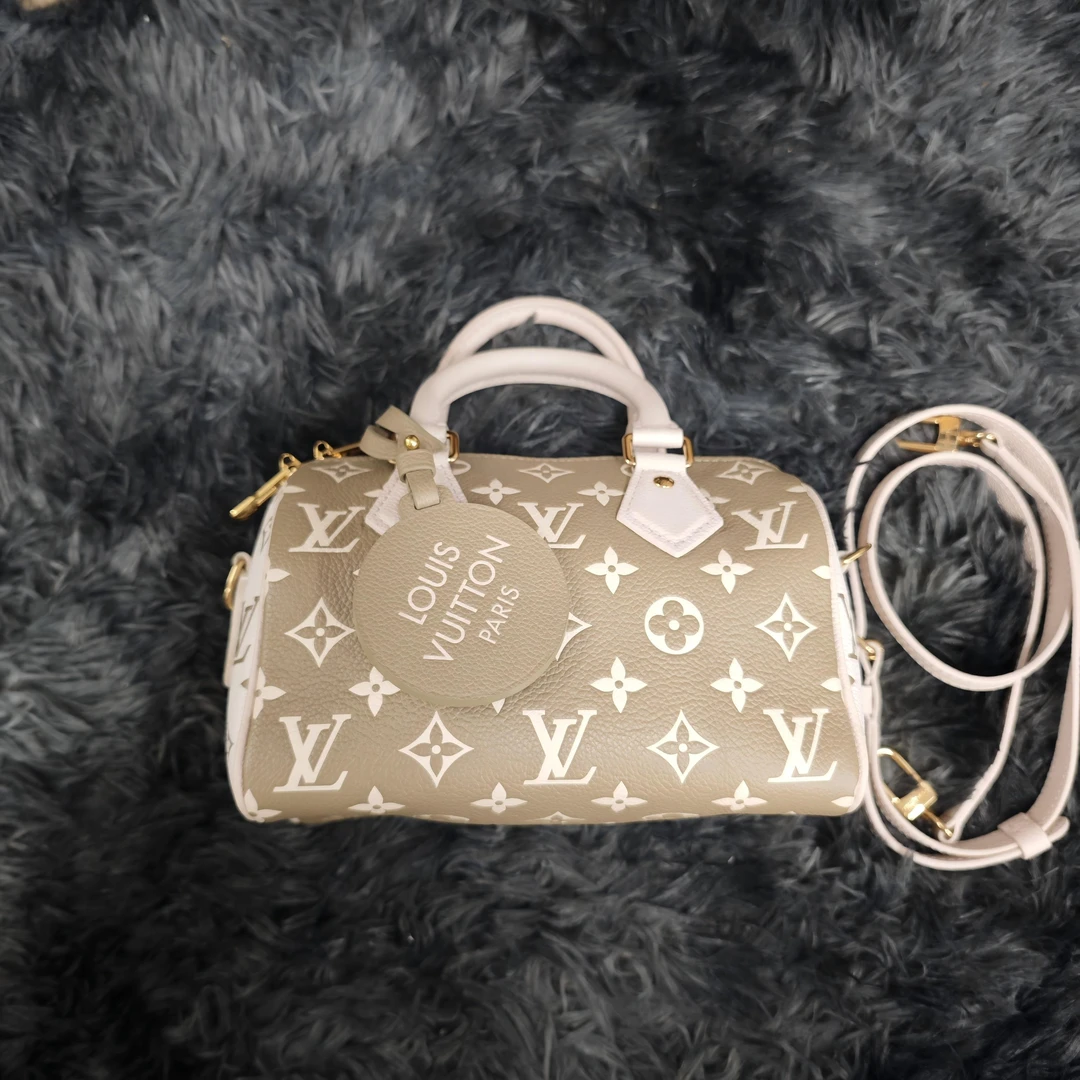 99新 LouisVuitton/路易威登 /夏vv1109/单肩包/17359500