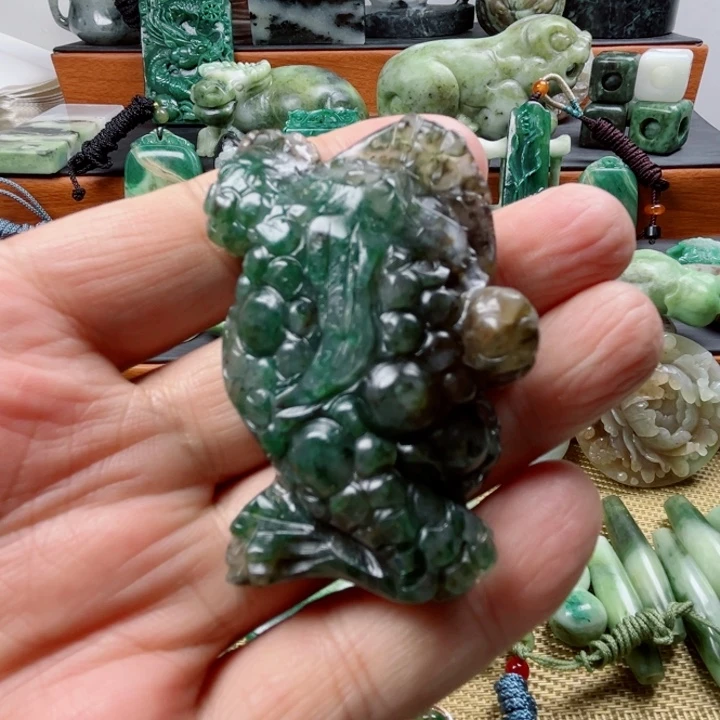 独山玉未镶嵌珠宝半成品