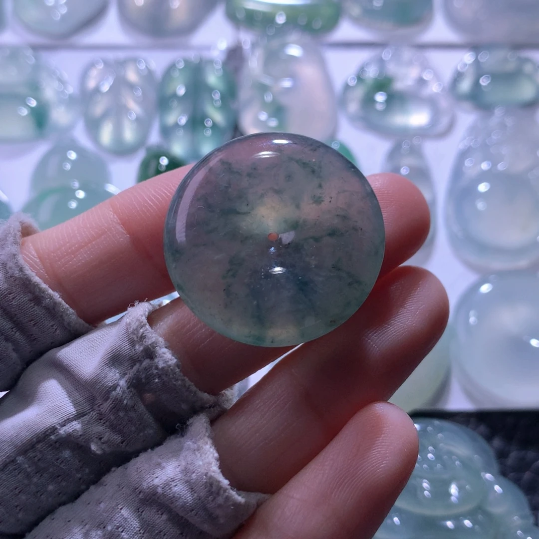 翡翠未镶嵌颈饰扣