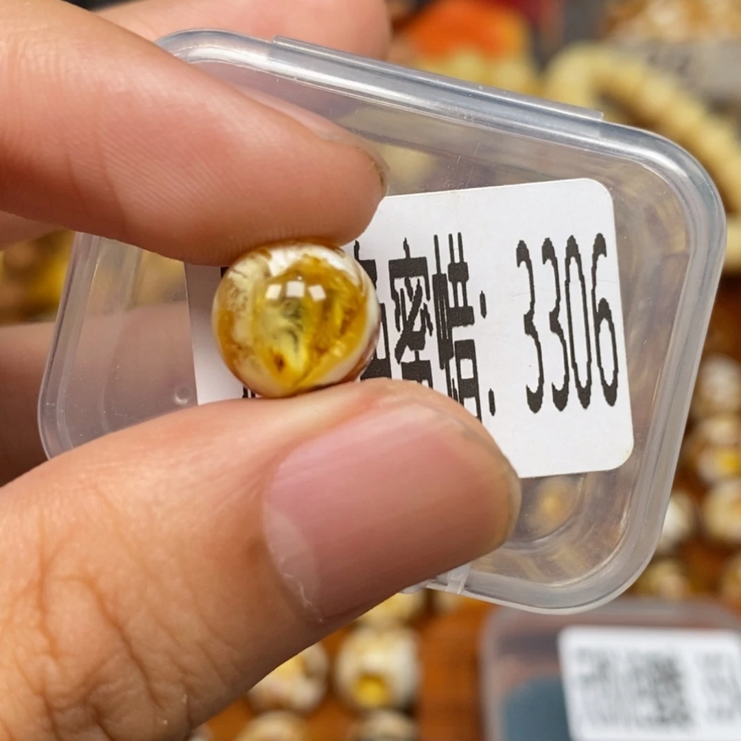 蜜蜡未镶嵌珠宝奇石3306