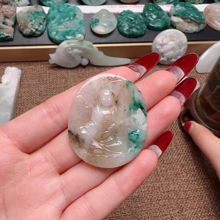 独山玉未镶嵌颈饰