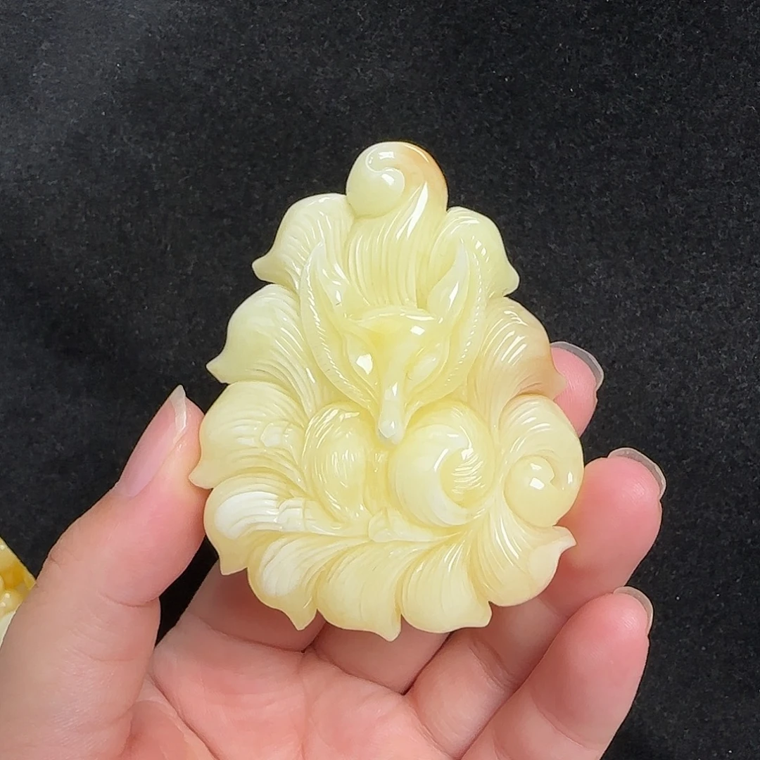 蜜蜡未镶嵌珠宝奇石