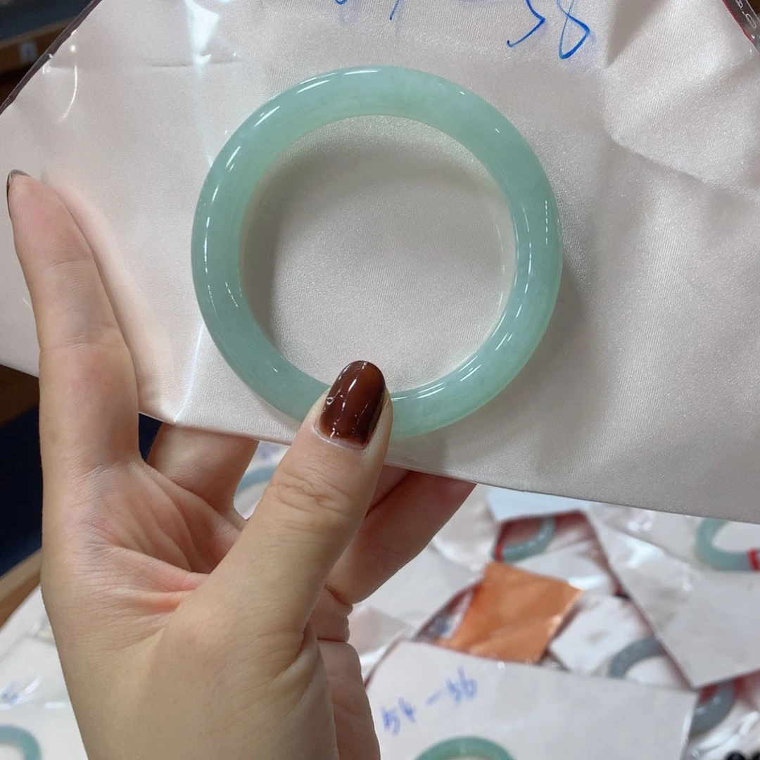 未镶嵌手镯翡翠买断