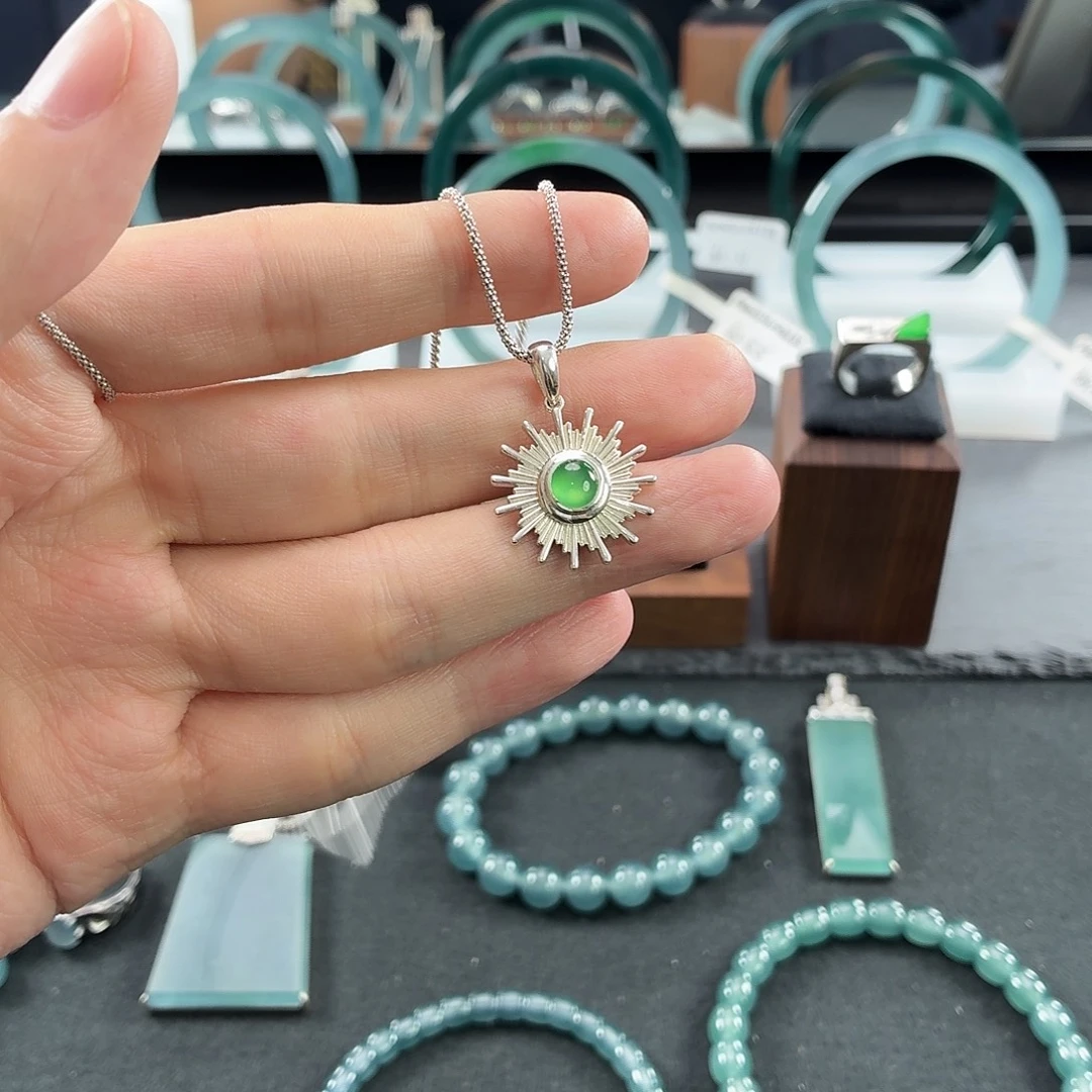 翡翠未镶嵌手镯小太阳项链