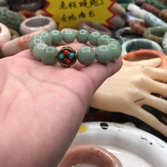 石英质玉手镯未镶嵌五*