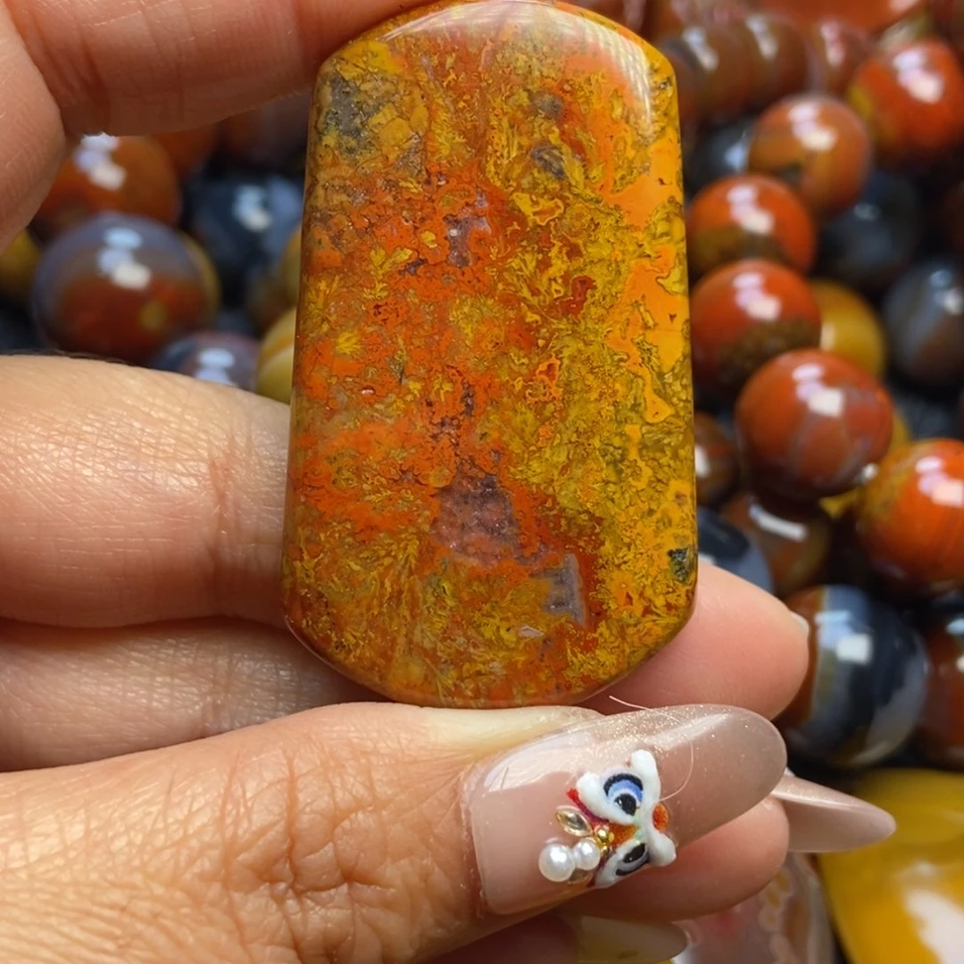 玛瑙/玉髓颈饰未镶嵌天*间战国红